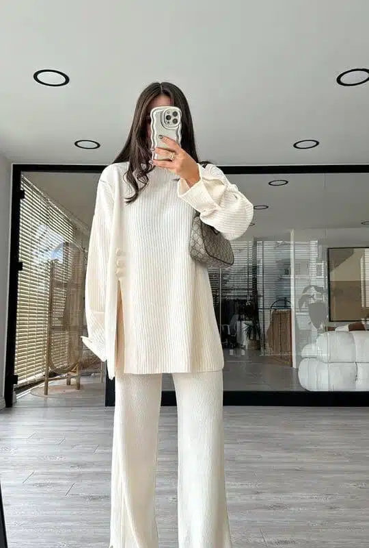 Three Button Slit Knitwear Set White