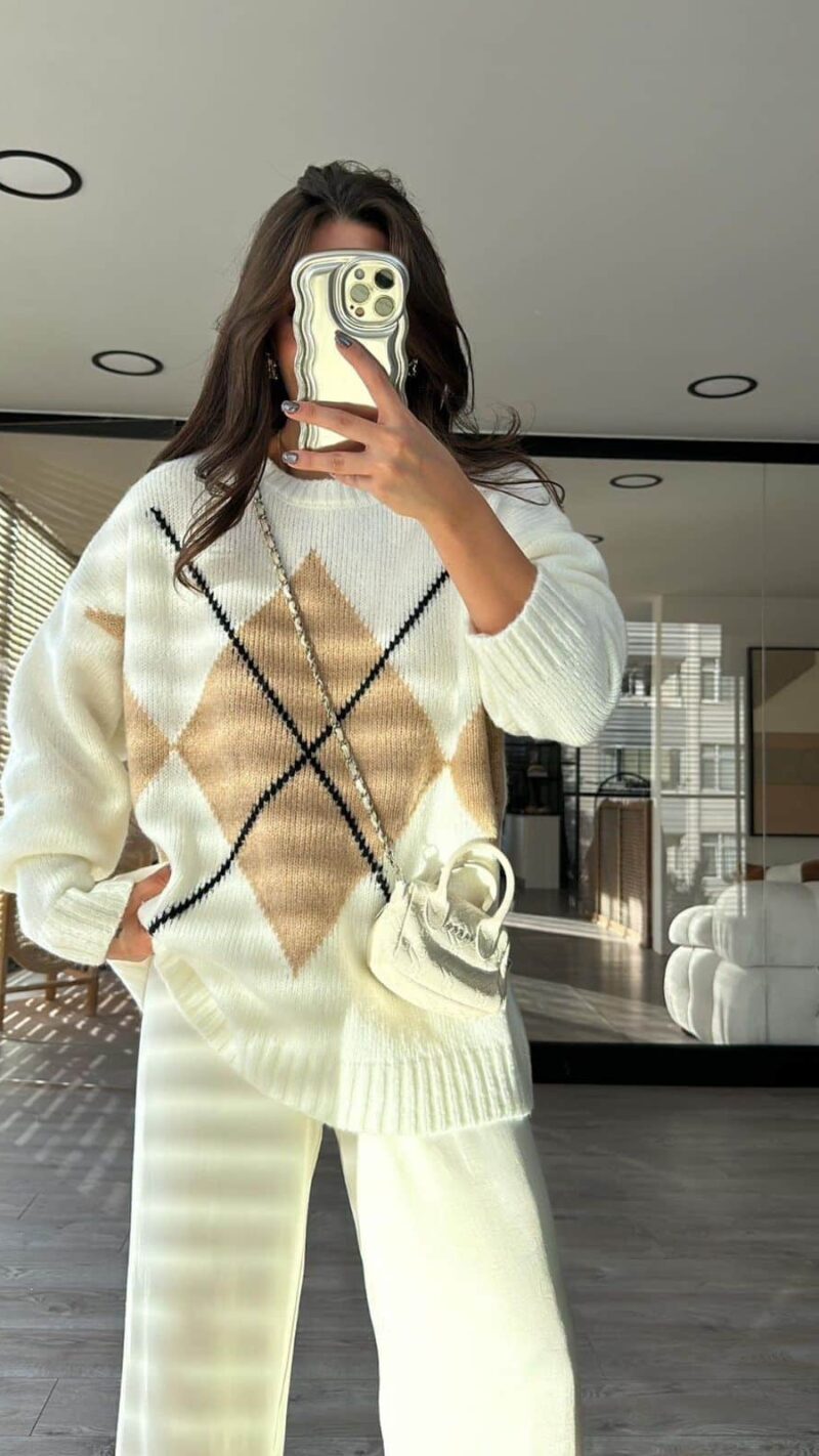 Baklava Pattern Brand Model Sweater Beige