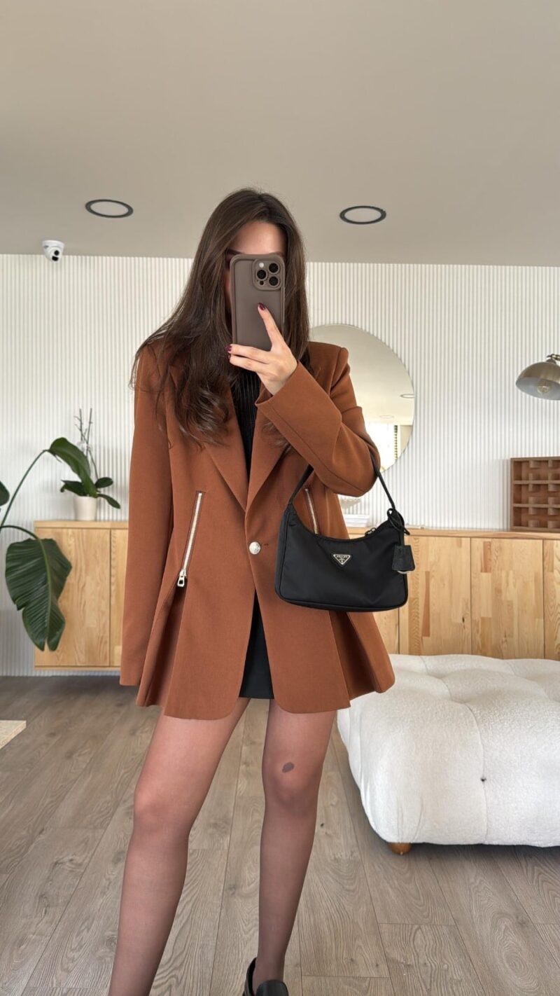 Tan Color Front Zipper Pleated Detailed Blazer