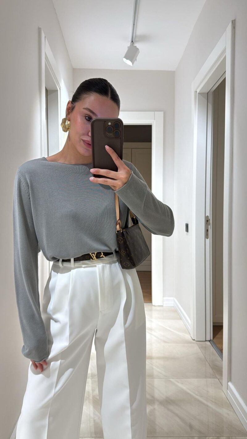 Light Gray Flat Collar Thin Knitwear Sweater