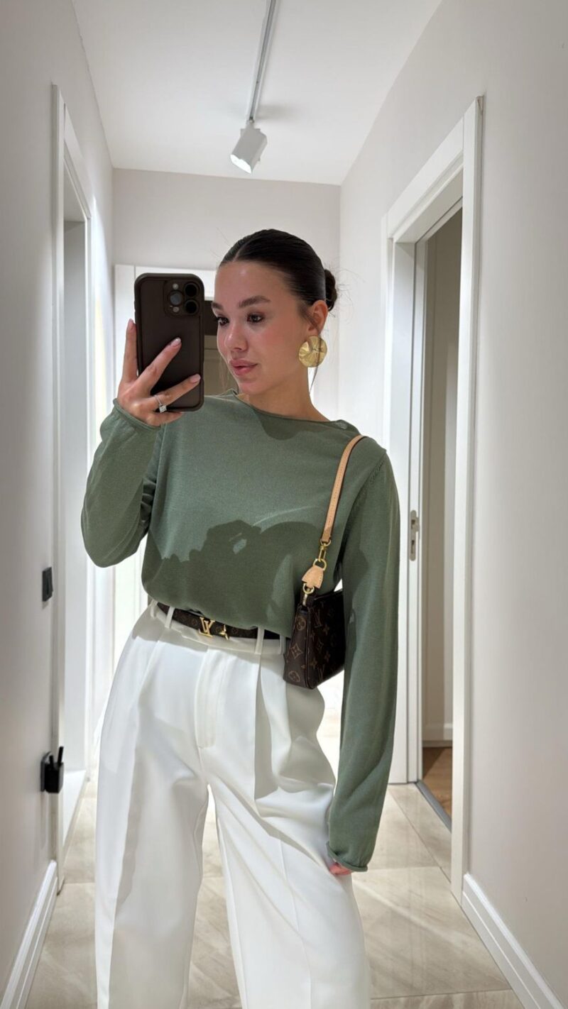 Light Green Straight Neck Thin Knitwear Sweater