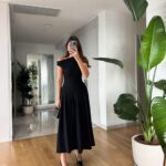 Waist Detailed Low Neck Pleated Dress- Black