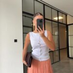 THICK HANGER BUTTONED WHITE BLOUSE