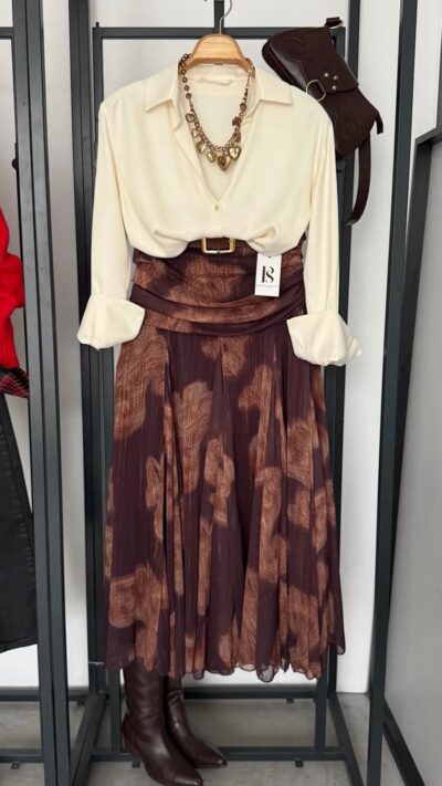 PATTERNED WRAP SKIRT IN BROWN