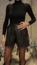 BLACK LEATHER SHORTS - Image 2