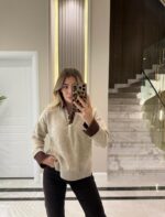 Light Beige-Brown Neck Jeans
