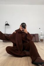Scarfed V Neck Knitwear Set Brown - Image 2