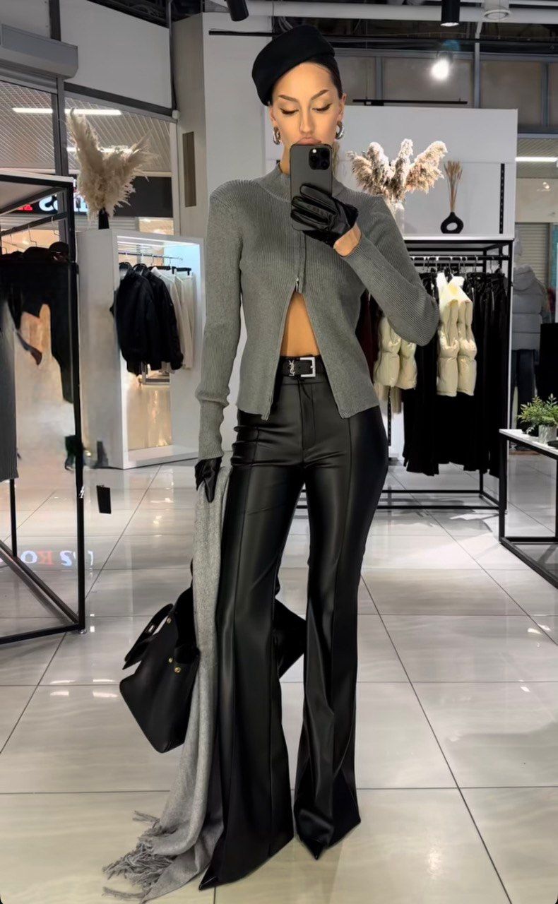 e63ecf1f-ddf4-4369-94d7-e6b3b3383342 Fleeced Black Leather Pants - Image 1