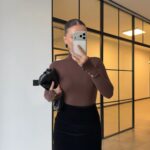 SLEEVED STAND COLLAR BLOUSE WITH SNAPS