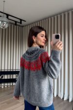 Grey Knit Sweater With Red Fair Isle Pattern - Image 4