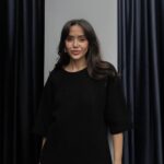 BLACK BACK LACE DETAILED SWEATER