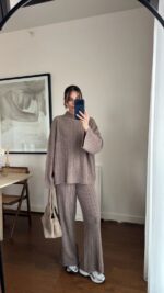 ROUND COLLAR KNITWEAR TROUSERS SET