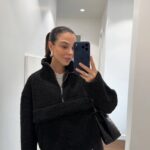 KANGAROO POCKET TEDDY SWEAT