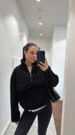 KANGAROO POCKET TEDDY SWEAT