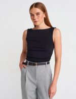 Black Sleeveless Tank Top - Image 2