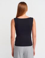 Black Sleeveless Tank Top - Image 3