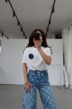White T-Shirt With Blue Flower Brooch - Image 2
