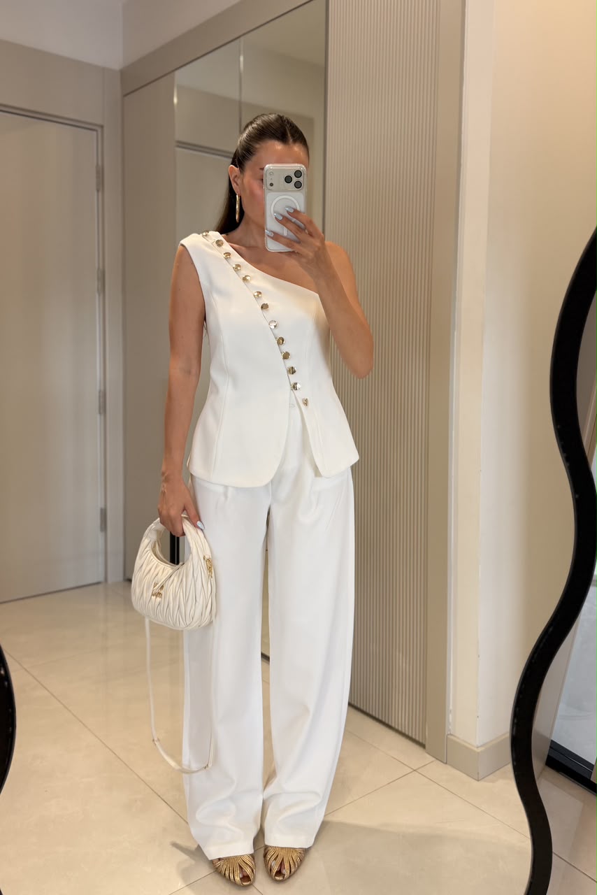 a5b8cd40-7af6-4b0c-85fc-6b5297776b29 White Asymmetric Buttoned Blazer Pants Set - Image 1
