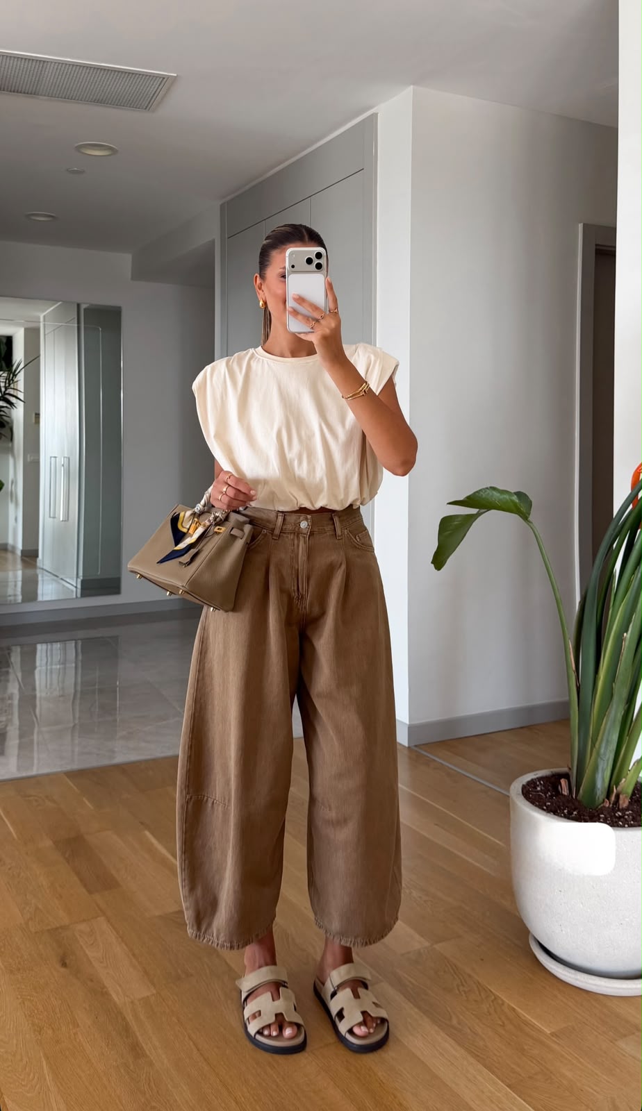 b89e1768-92a7-4ae6-8a36-7f4b5fedc31e Wide Leg High Waist Brown Jeans - Image 1