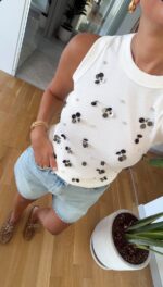 White Floral Embellished Sleeveless Top - Image 2